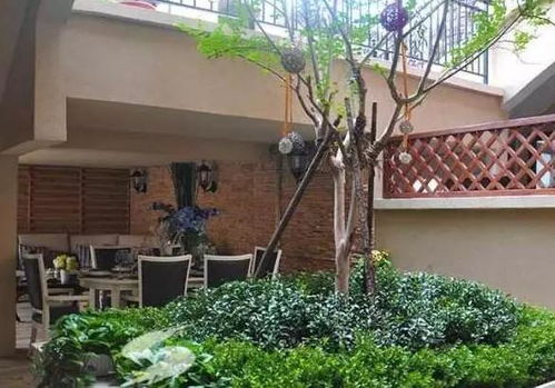 為什么現(xiàn)在別墅裝修都喜歡往下挖半層做成庭院？親身體驗后才知道，好處多得超乎想象